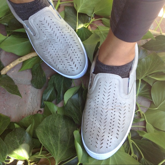 Flat Sneakers Grey Distress slip on cutout elastic - Picture 2 of 8